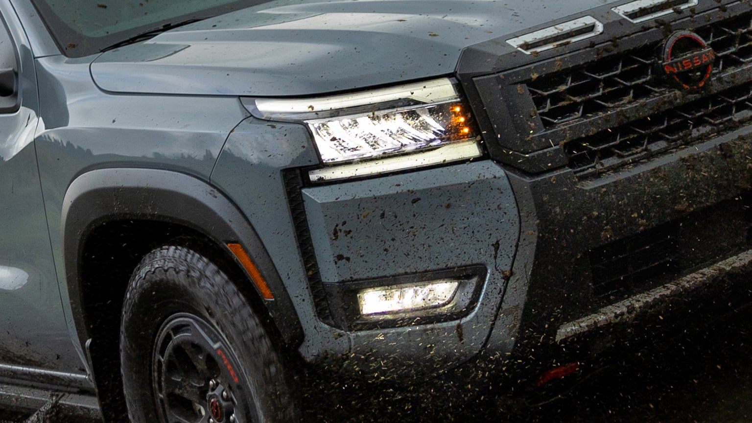 Nissan Frontier V6 PRO-4X Exterior5